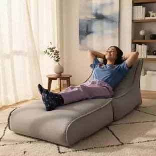 Sofá-Cama Julia - Puff em tecido linhão/enchimento de perolas de EPS